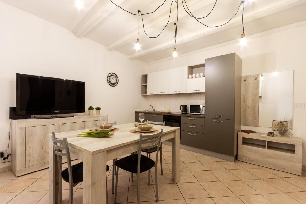 Suite Garibaldi - Smart Holiday Mantova Eksteriør billede