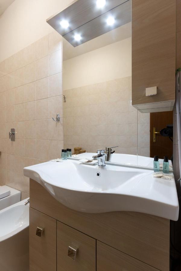 Suite Garibaldi - Smart Holiday Mantova Eksteriør billede