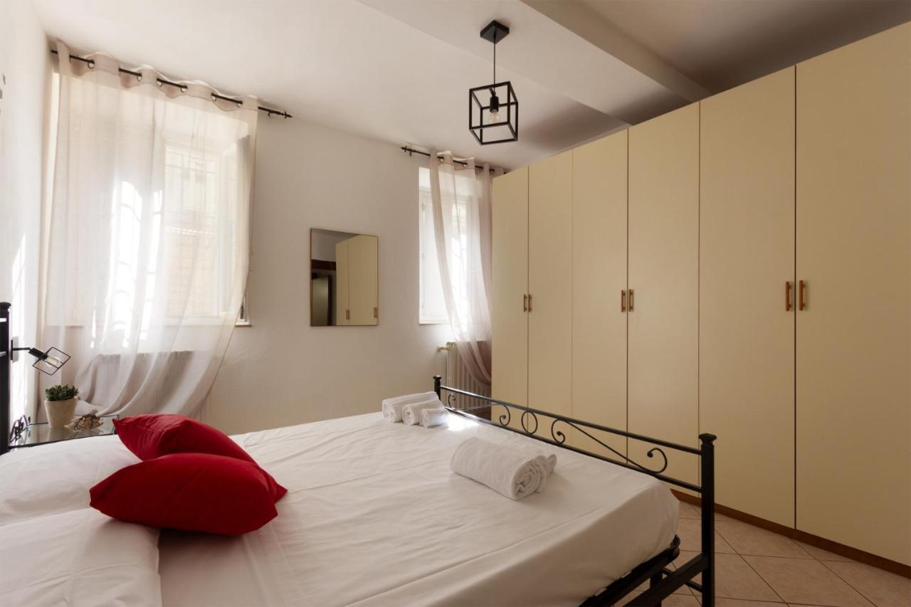 Suite Garibaldi - Smart Holiday Mantova Eksteriør billede
