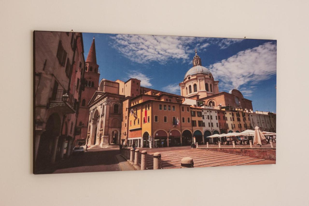 Suite Garibaldi - Smart Holiday Mantova Eksteriør billede